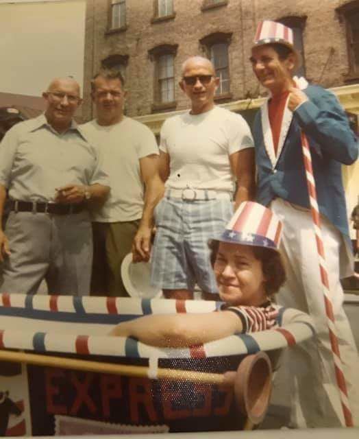 Bathtub races 7